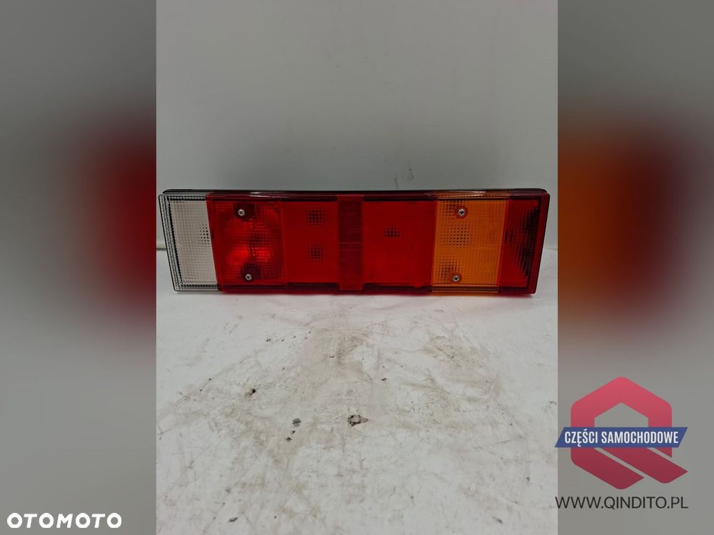 LAMPA TYLNA PRAWA MAN DAF IVECO - 2