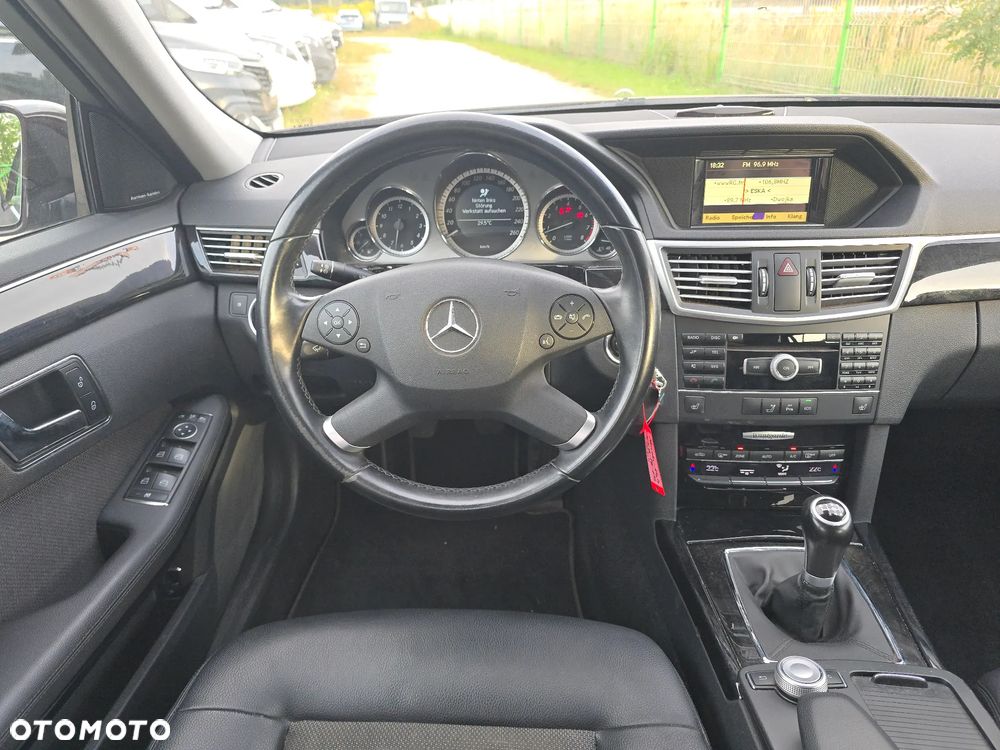 Mercedes-Benz Klasa E 200 CGI BlueEffICIENCY Avantgarde - 7