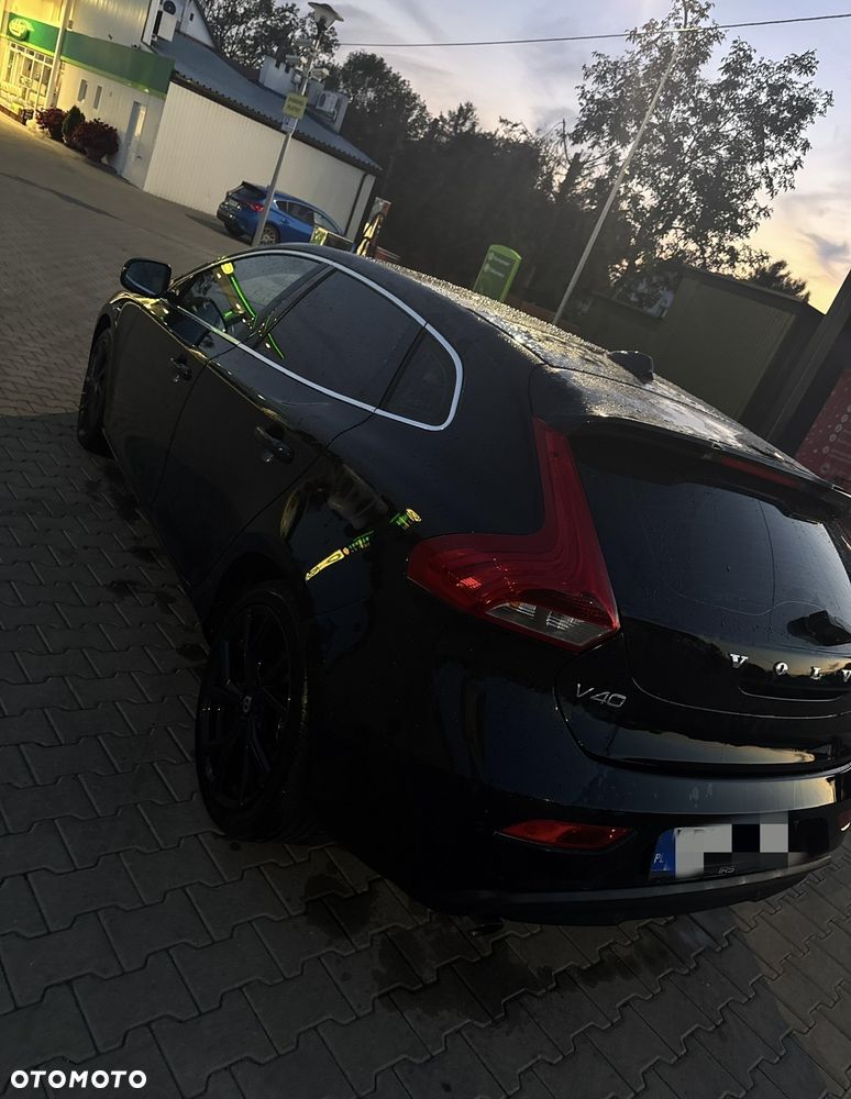 Volvo V40 D3 Momentum - 4