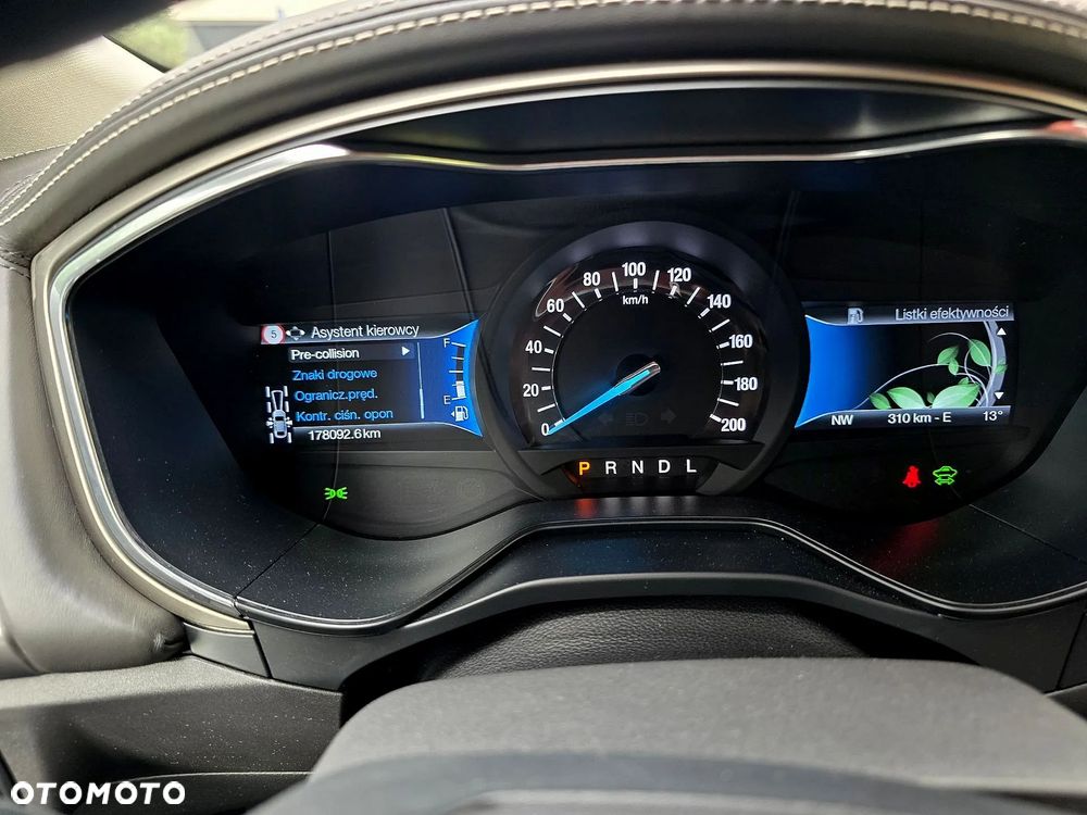 Ford Mondeo 2.0 Hybrid Vignale Plus - 26