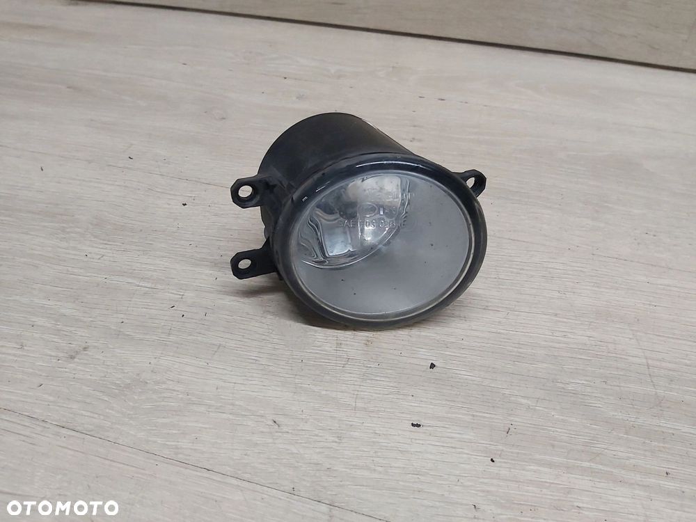 TOYOTA Avensis T25 halogen prawy Auris Rav4 Yaris 81210-0D041 - 1
