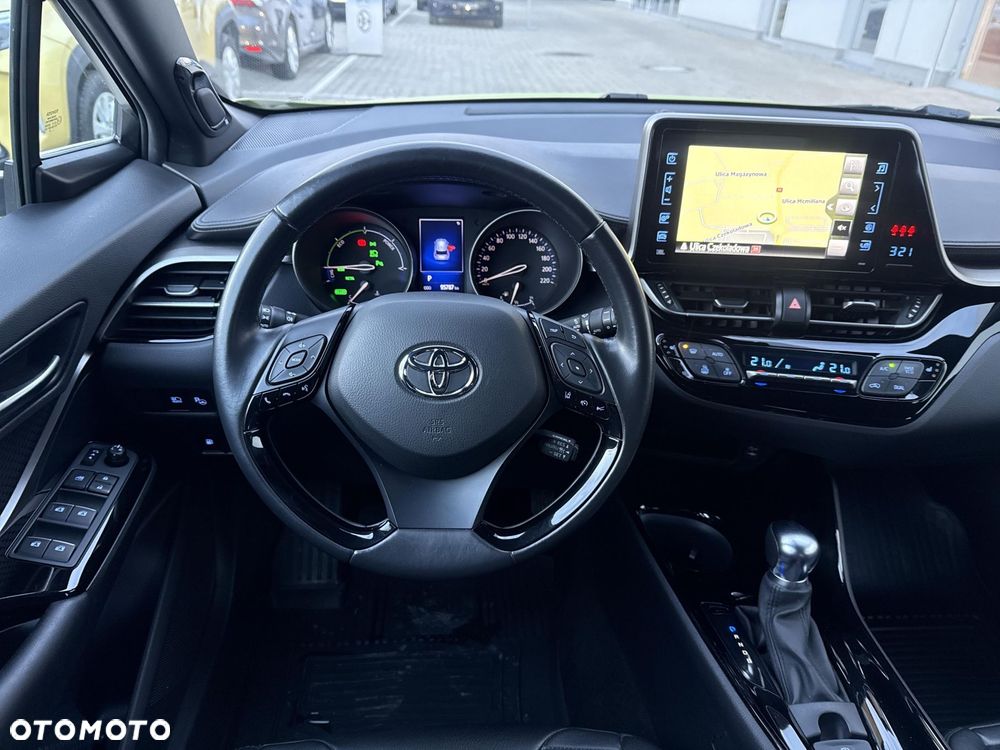 Toyota C-HR 1.8 Hybrid Neon Lime powered by JBL - 10