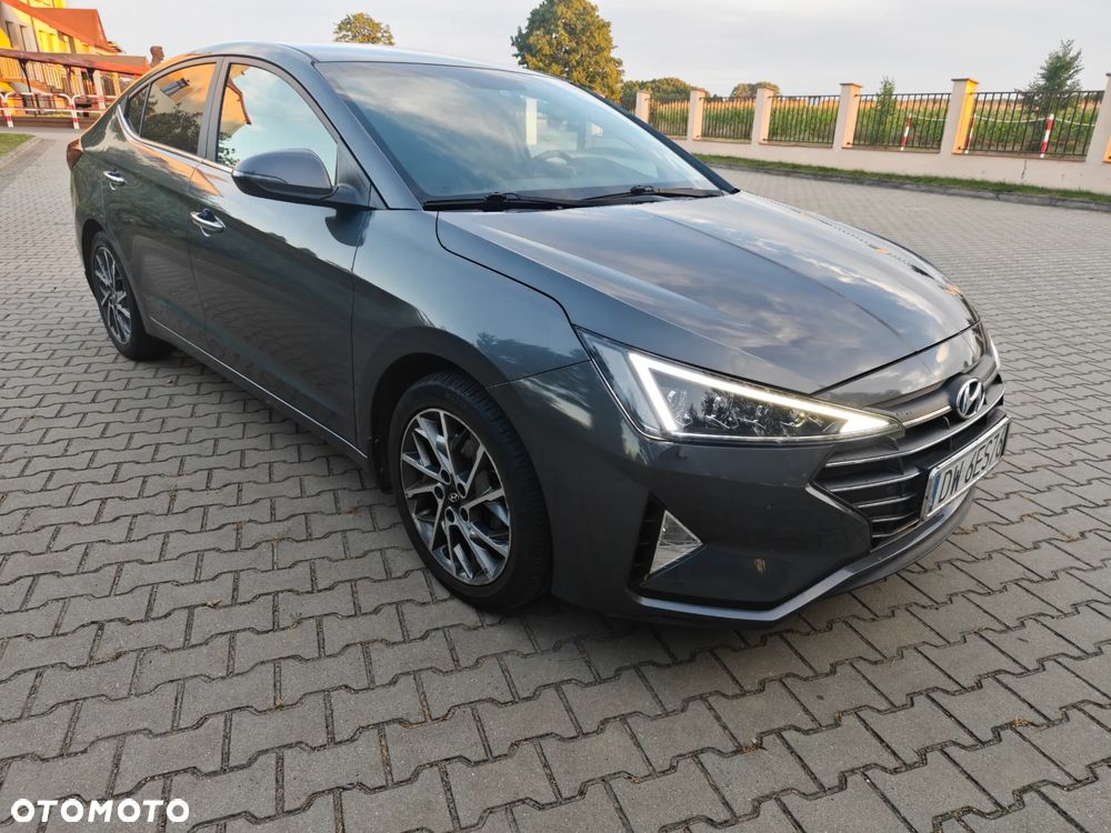 Hyundai Elantra 1.6 Style - 2