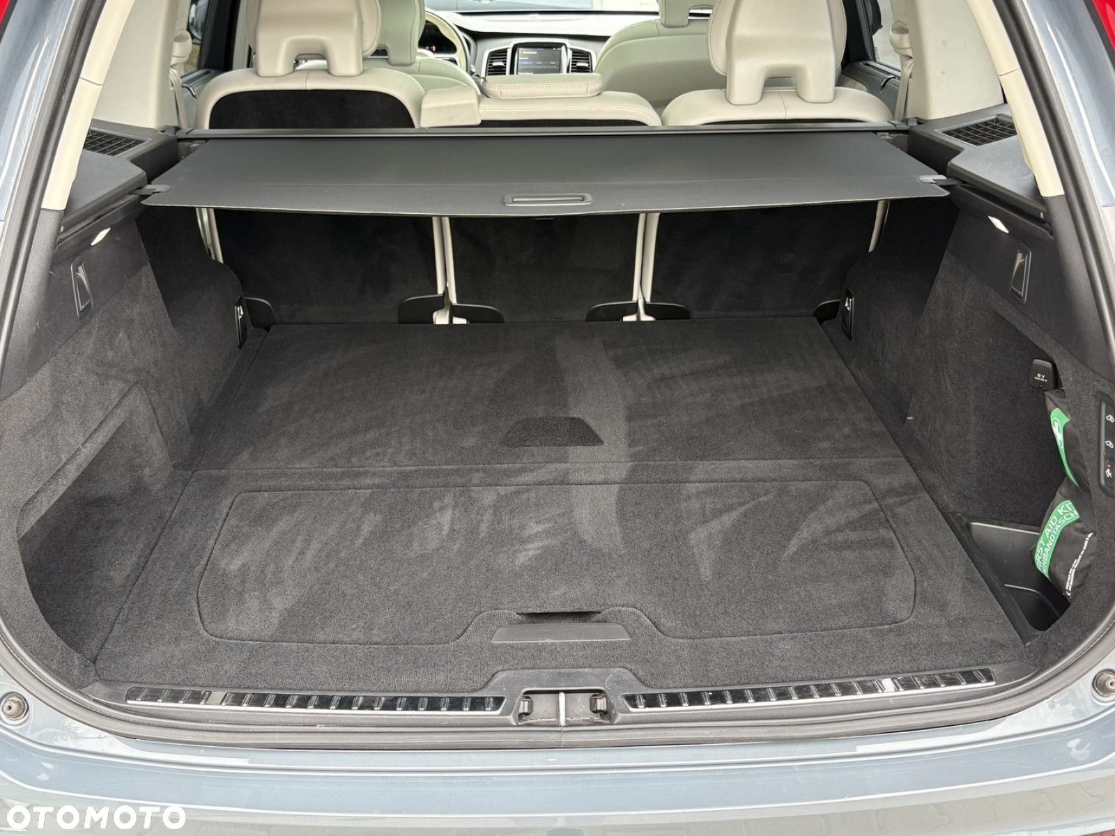 Volvo XC 90 - 9