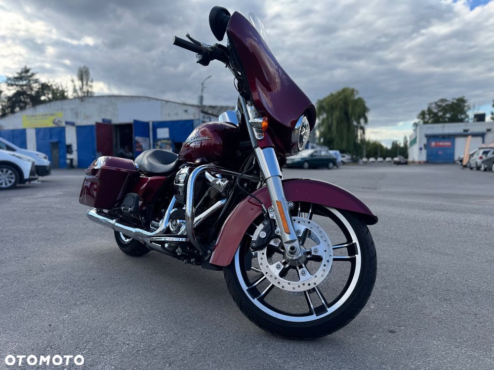 Harley-Davidson Touring Street Glide - 11