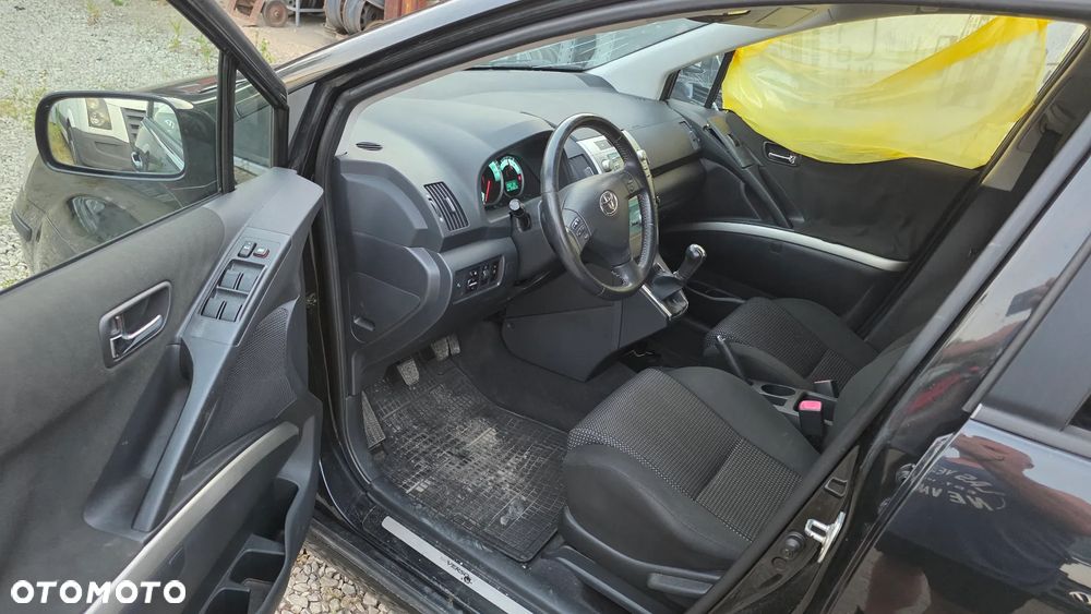 Toyota Corolla Verso 2.2 D-CAT Sol - 17
