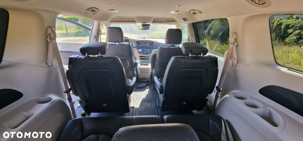 Chrysler Pacifica - 31