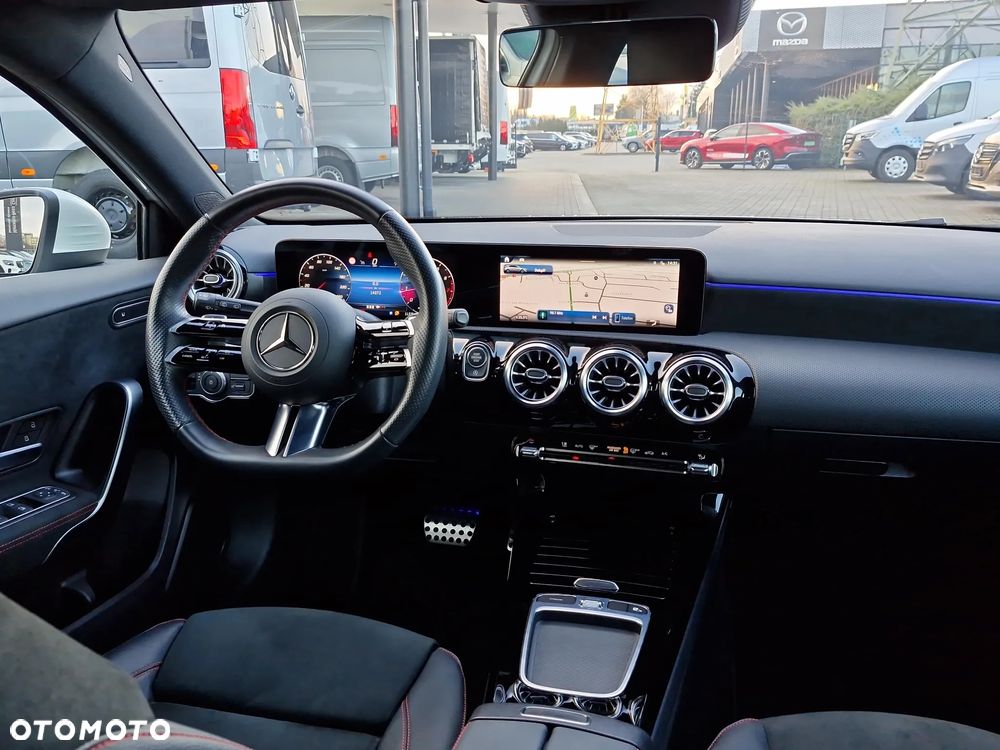 Mercedes-Benz Klasa A 220 4-Matic AMG Line 7G-DCT - 11