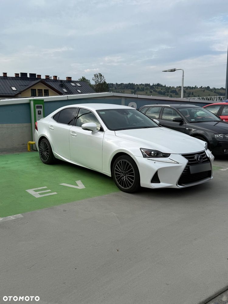 Lexus IS 300h Business Edition - 20