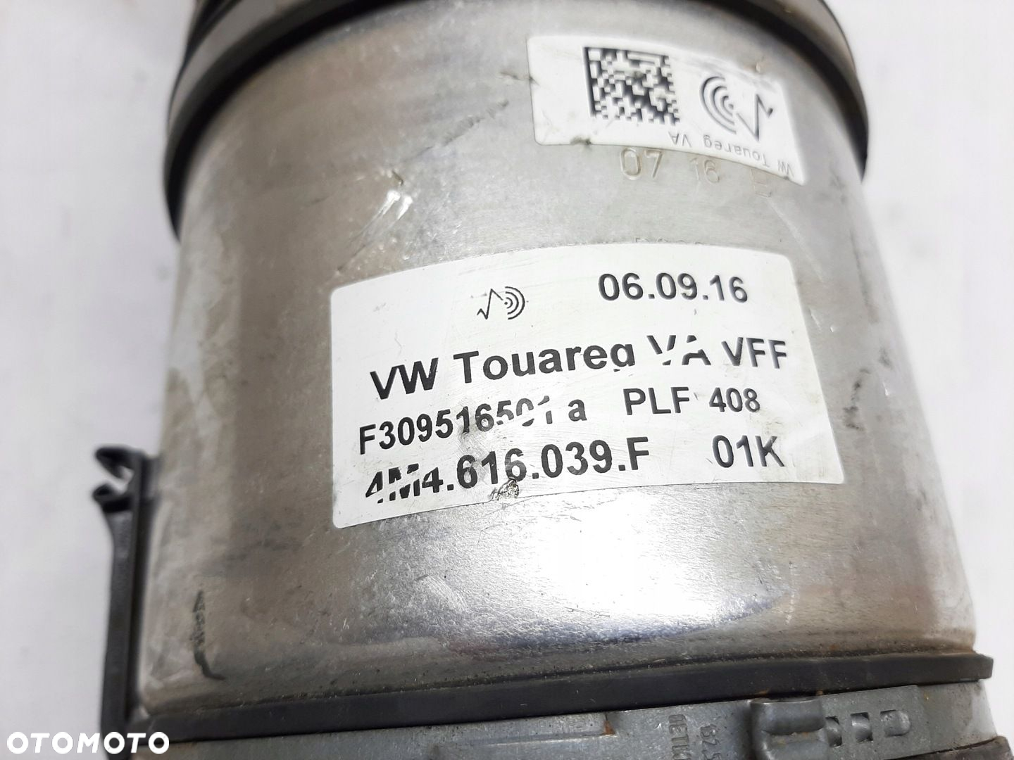 VW Touareg 3 Amortyzator pneumatyczny 4M4616039F - 3