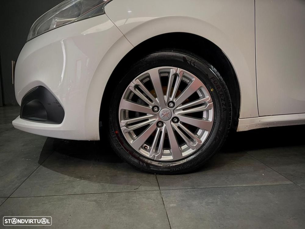 Peugeot 208 1.2 PureTech Style - 4