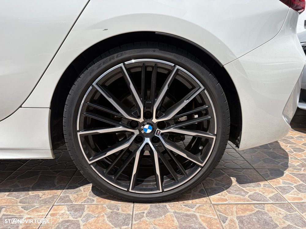 BMW 116 d Pack Desportivo M Auto - 58