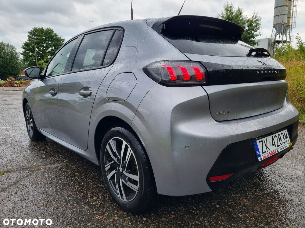 Peugeot 208 TURBO 100 Allure - 9