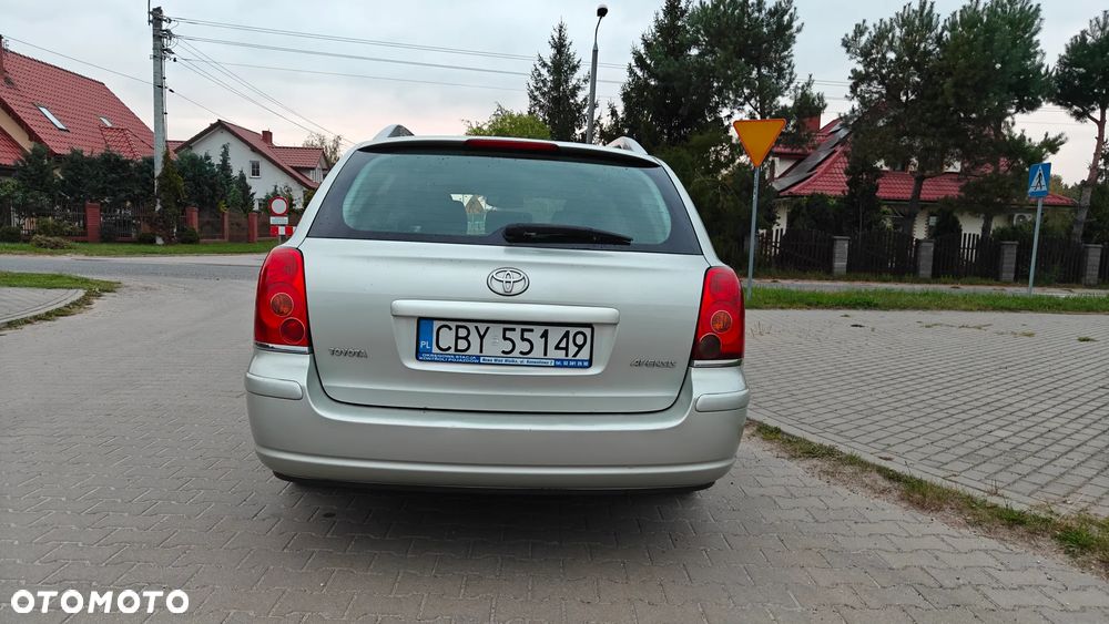 Toyota Avensis 1.8 VVT-i Luna - 3