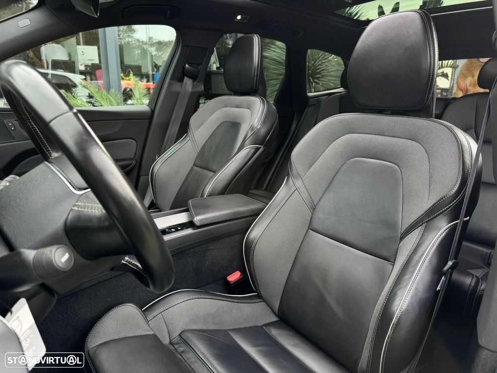 Volvo XC 60 2.0 T6 PHEV R-Design AWD - 18