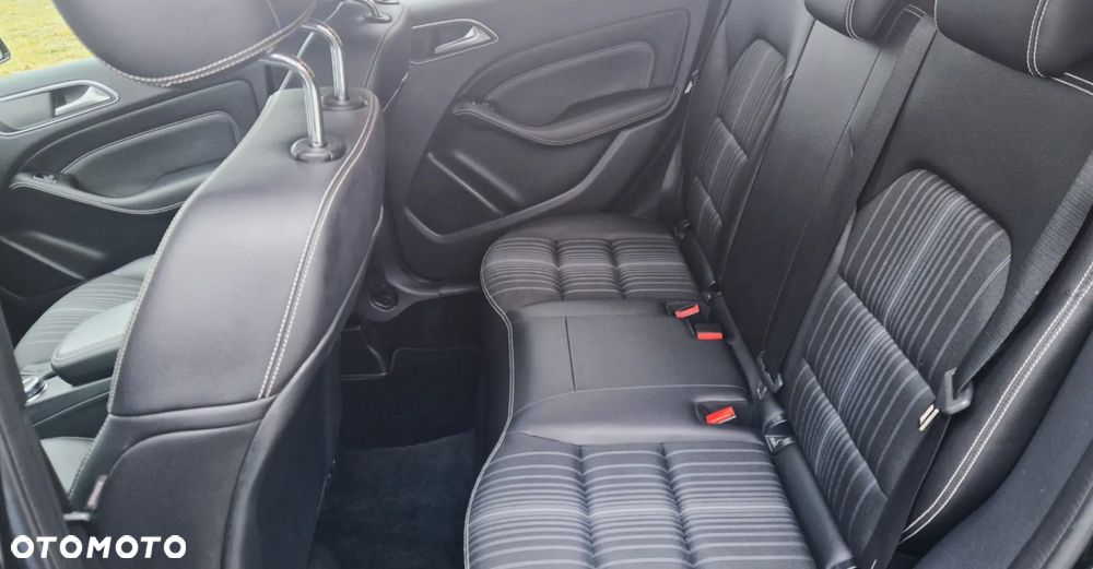 Mercedes-Benz Klasa B 180 Edition - 16