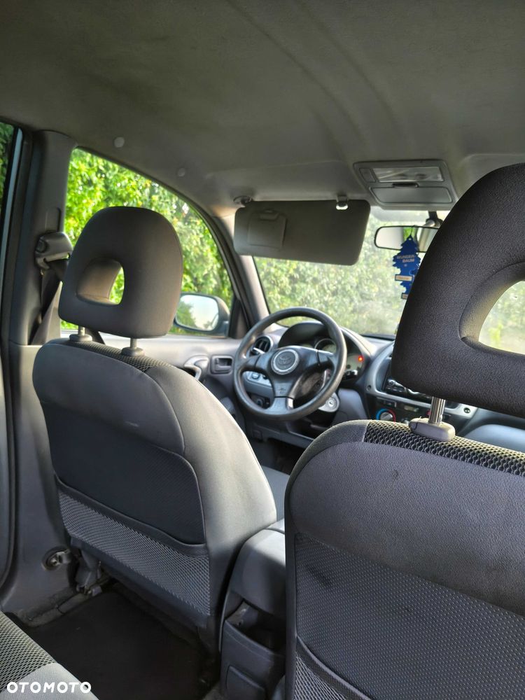 Toyota RAV4 - 6