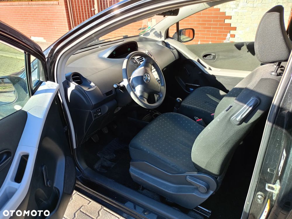 Toyota Yaris - 9