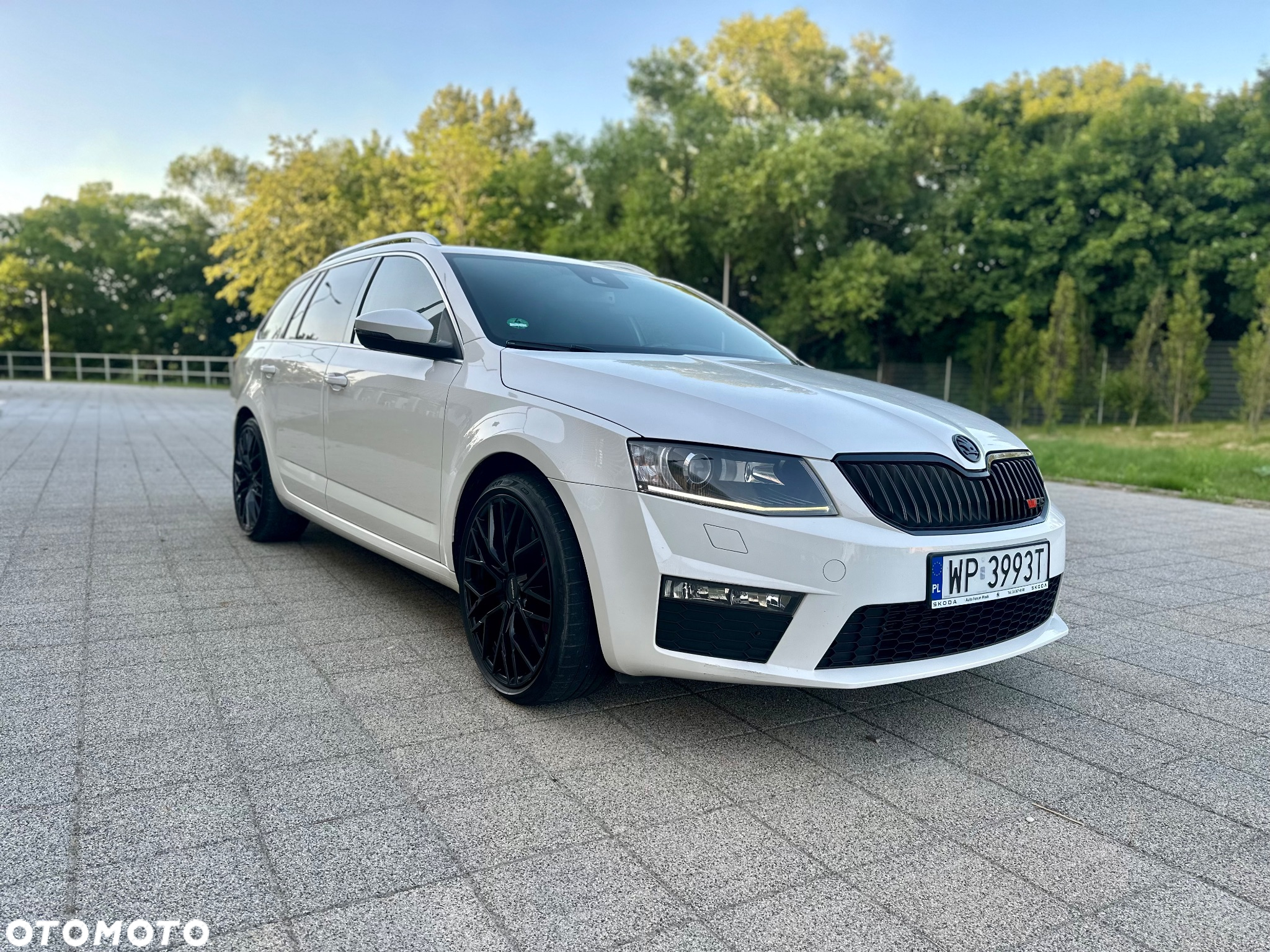 Skoda Octavia 2.0 TDI DSG RS - 12