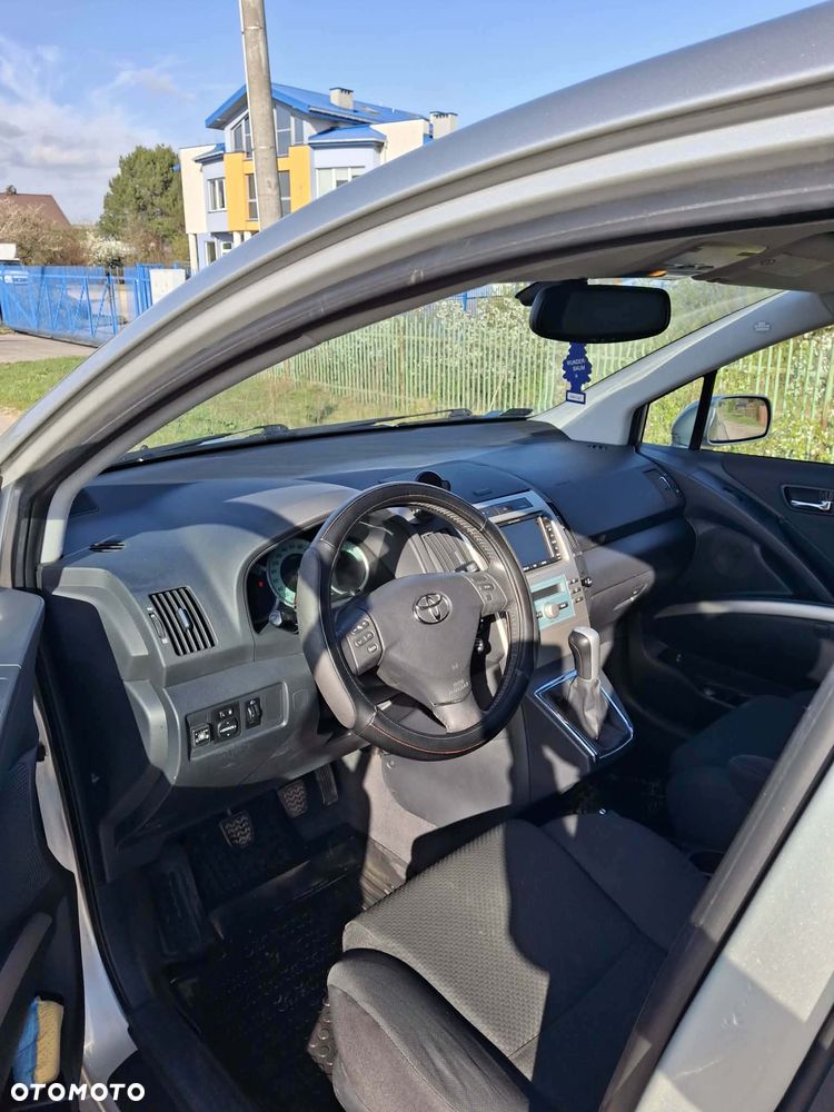 Toyota Corolla Verso - 10