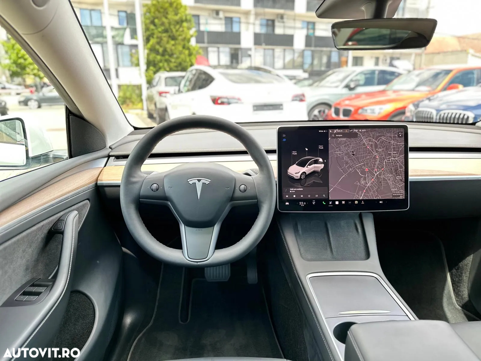 Tesla Model Y Long Range Dual Motor AWD - 6