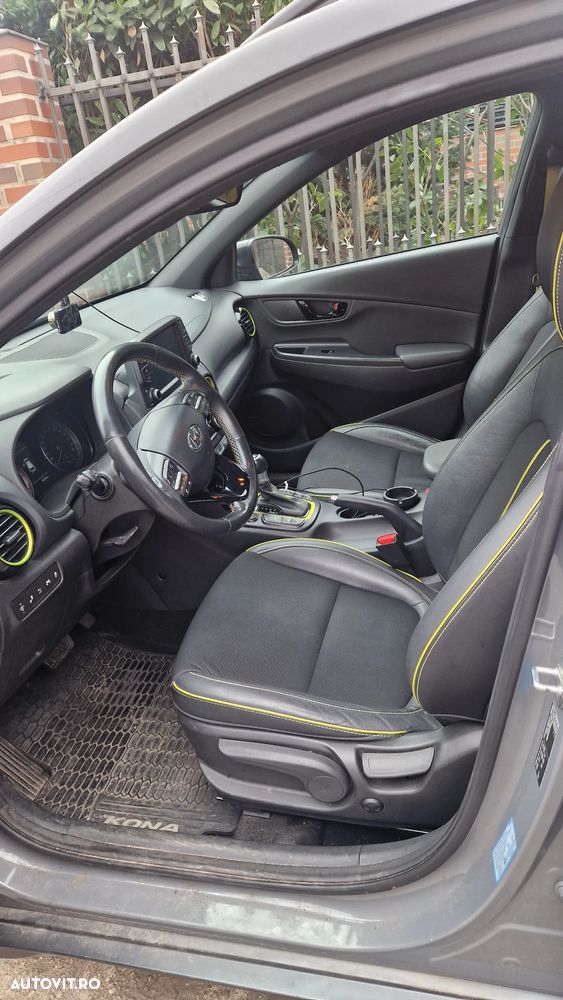 Hyundai KONA 1.6 T-GDI 4WD Aut. Luxury + - 7