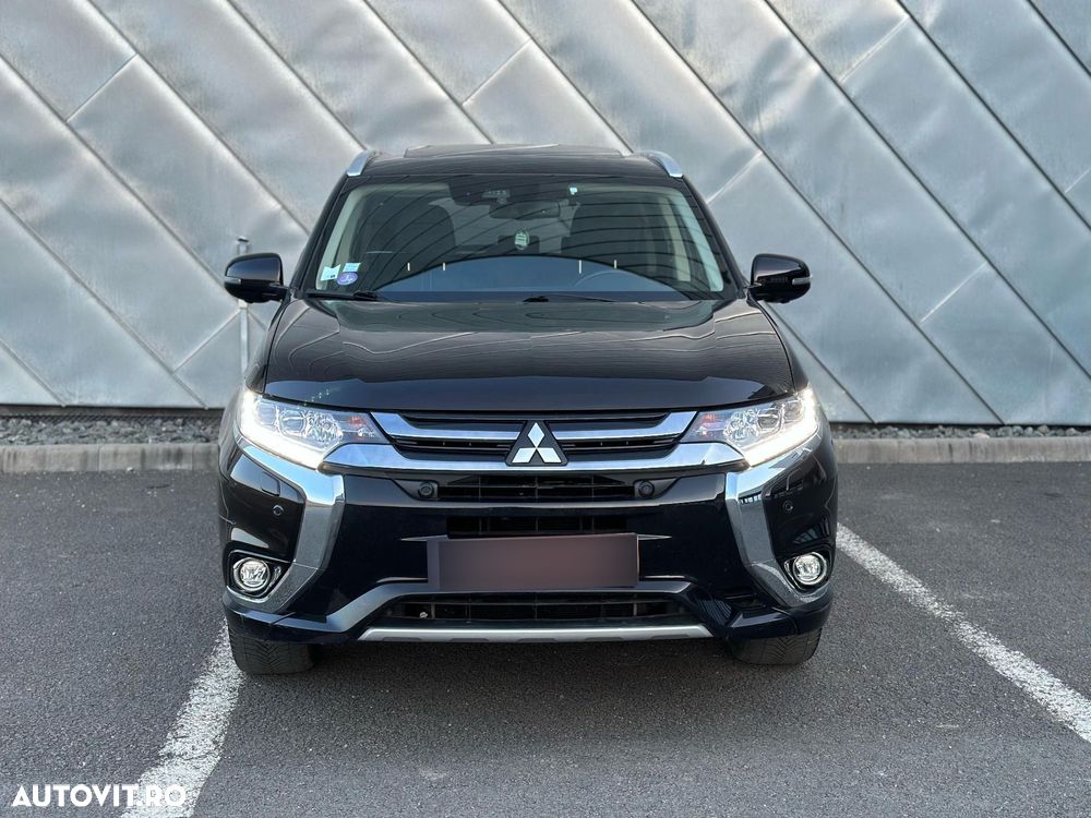 Mitsubishi Outlander - 1