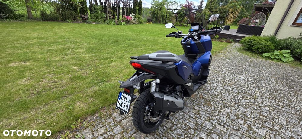 Honda ADV350 - 8