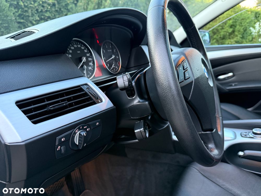BMW Seria 5 523i Edition Exclusive - 14