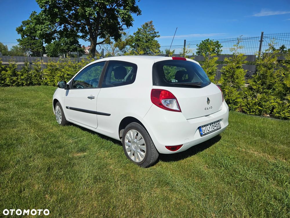 Renault Clio 1.2 16V 75 Yahoo - 3