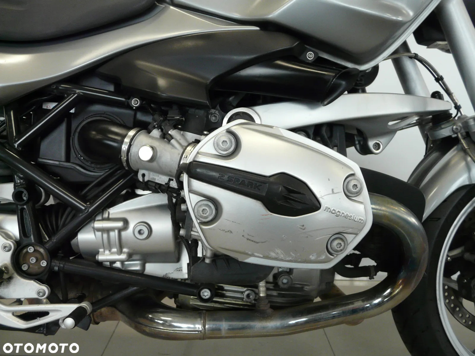BMW R - 8