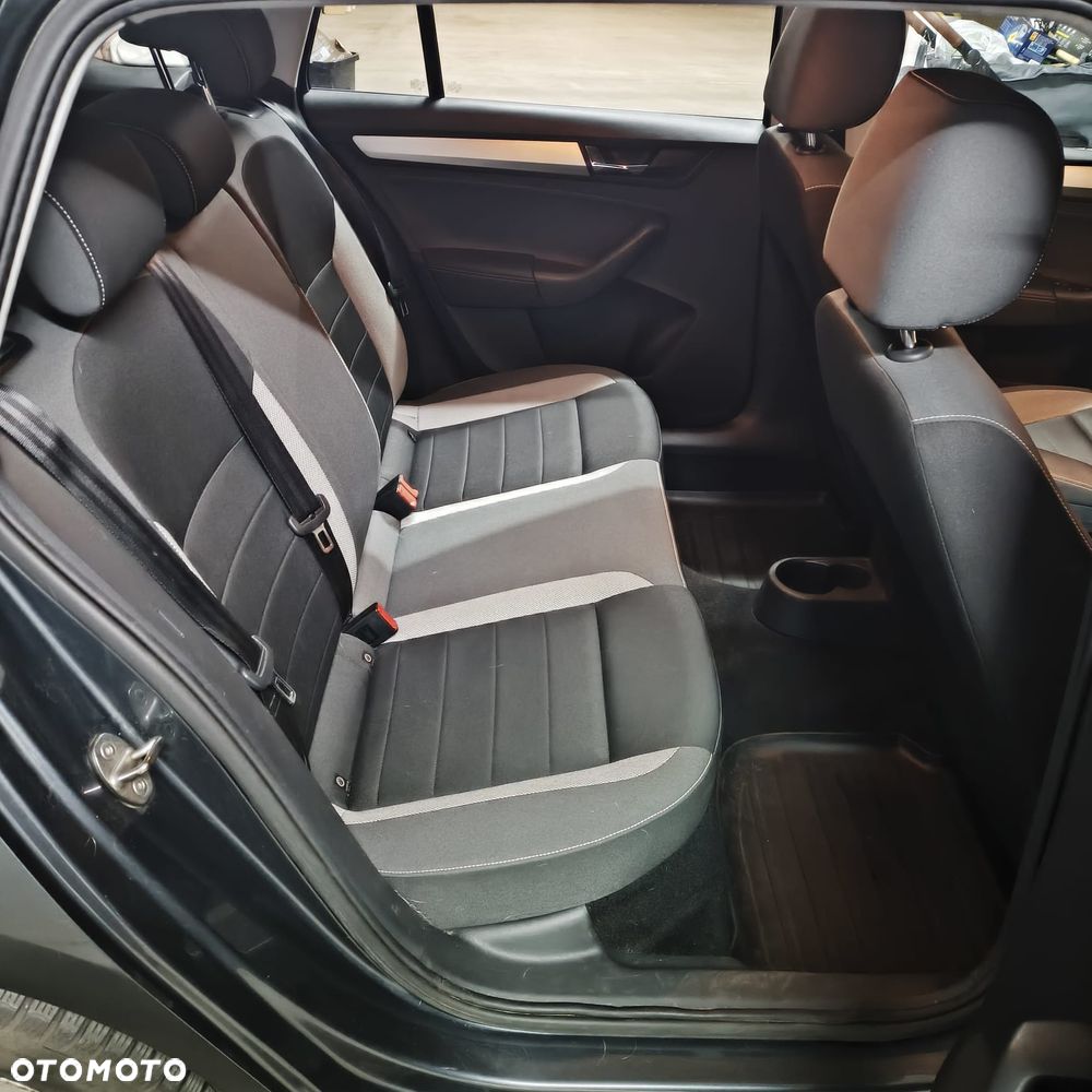 Skoda RAPID 1.0 TSI Ambition - 18