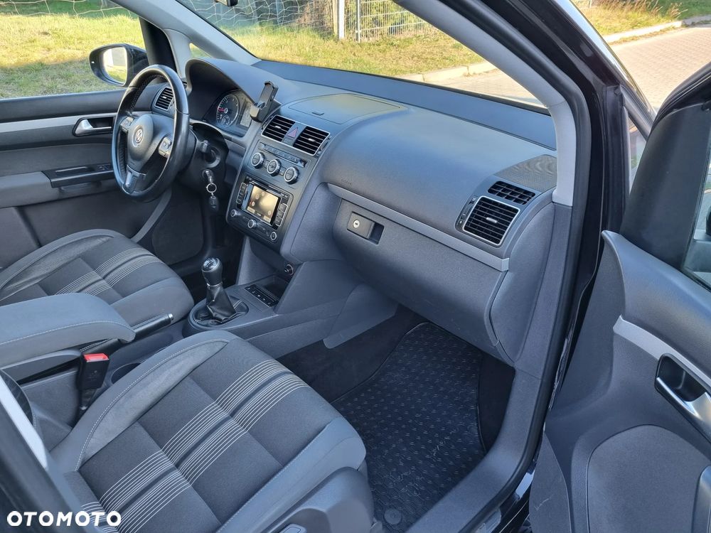 Volkswagen Touran 2.0 TDI DPF BlueMotion Technology MATCH - 11