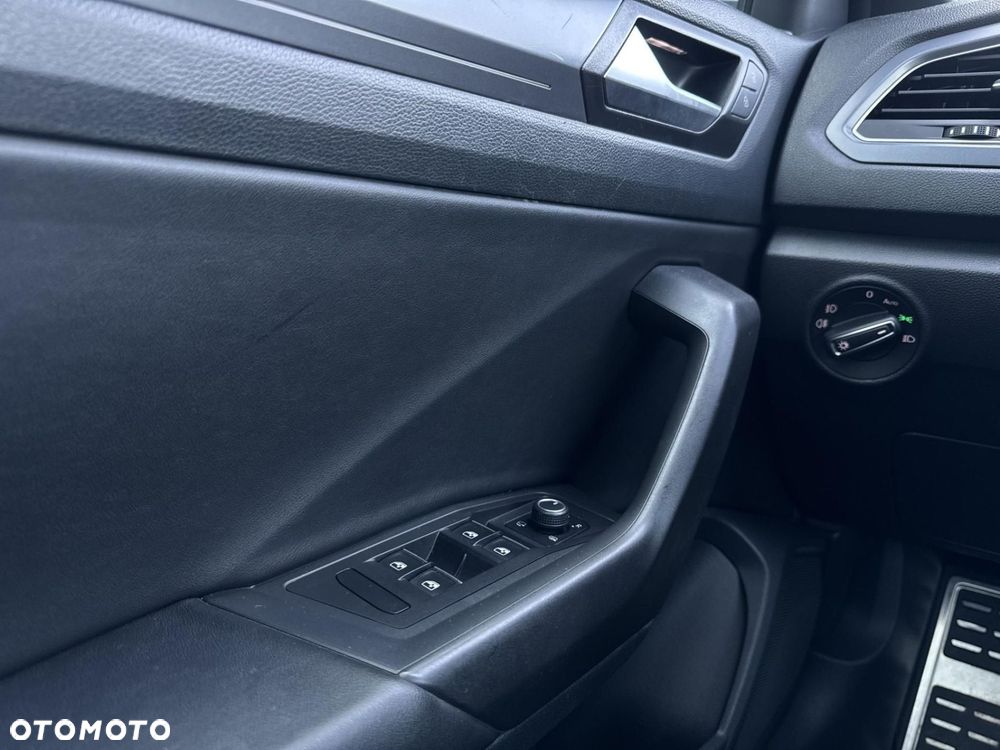 Volkswagen T-Roc - 20