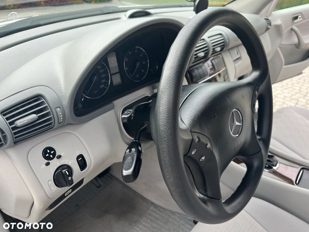 Mercedes-Benz Klasa C 180 Kompressor Automatik Classic - 4