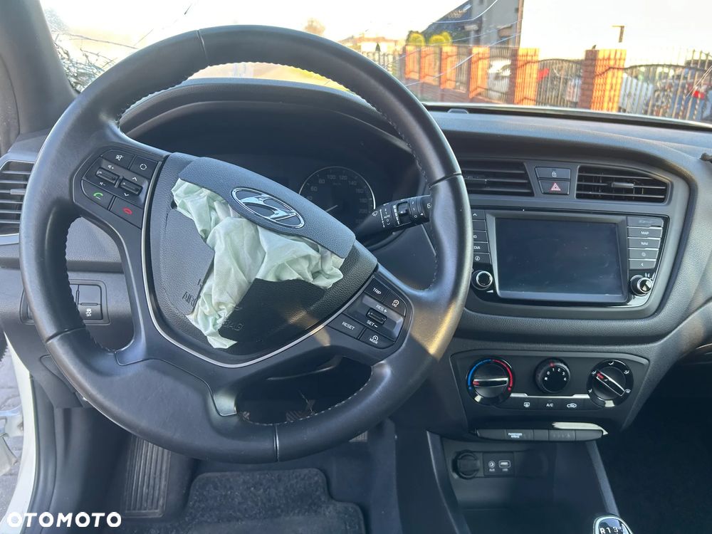 Hyundai i20 - 16