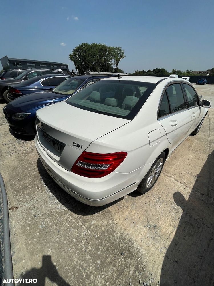 Dezmembrez Mercedes-Benz W204 2011 Diesel 170Cp - 3