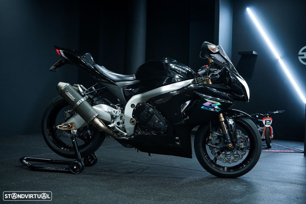 Suzuki GSX-R L0 - 10