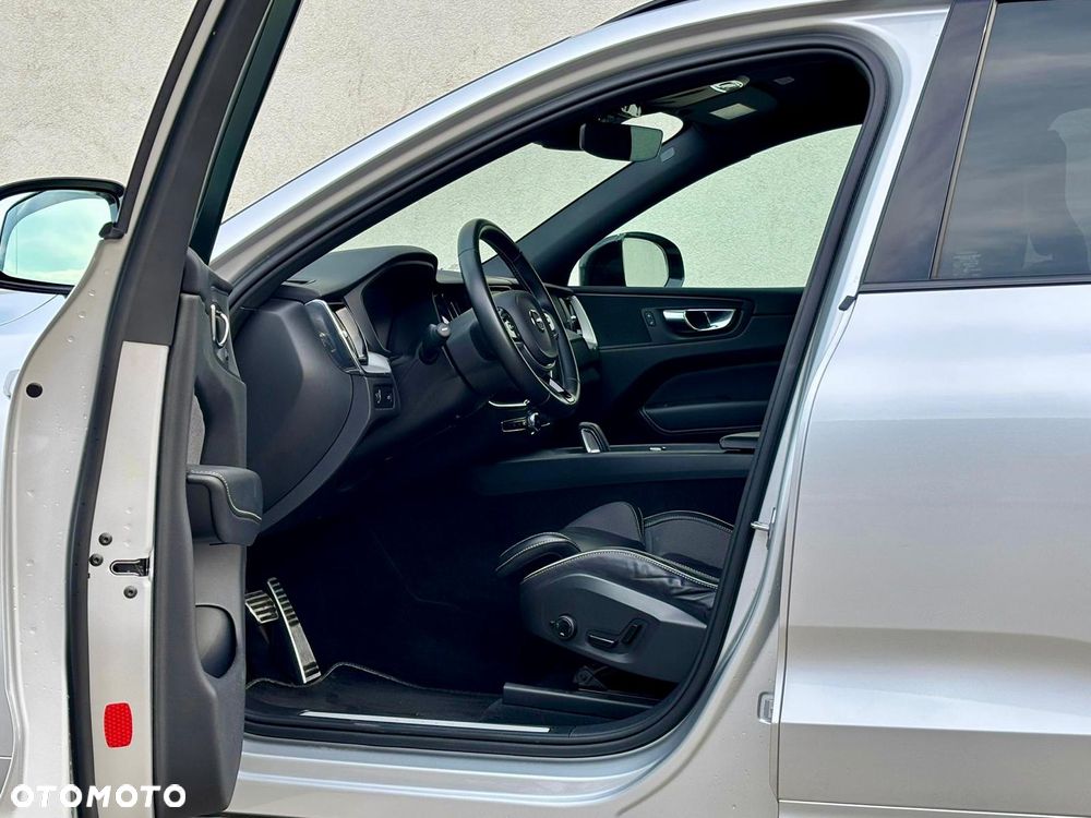 Volvo XC 60 D4 AWD R-Design - 14