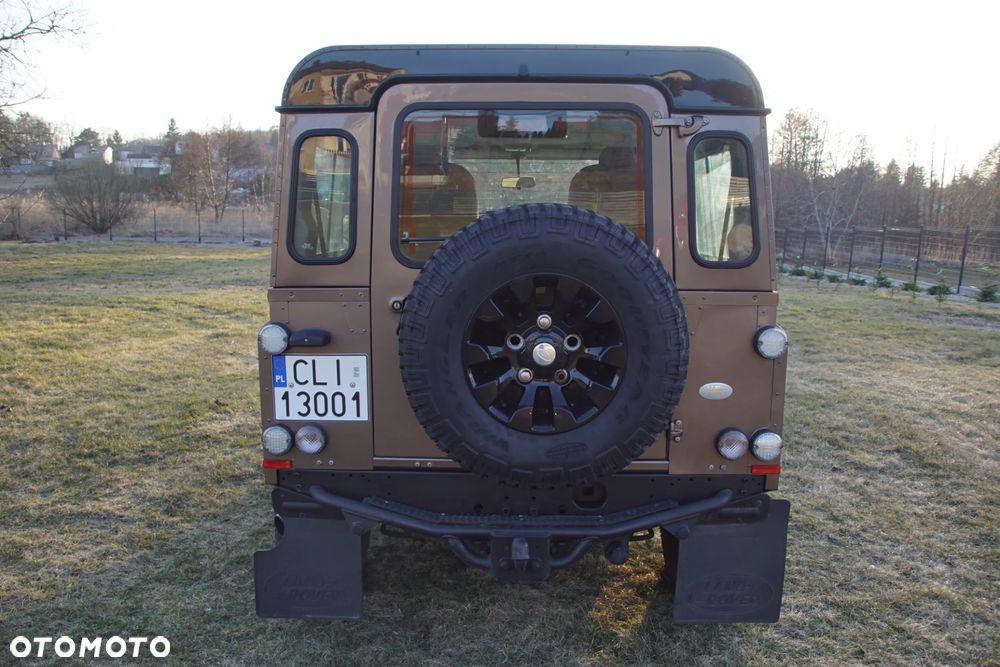 Land Rover Defender - 9
