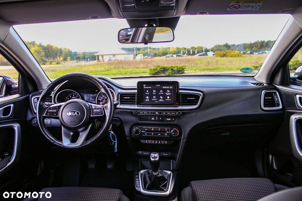 Kia Ceed 1.4 CVVT Dream-Team Edition - 18