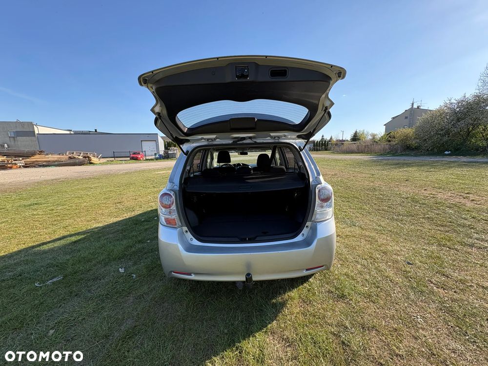 Toyota Verso 1.8 Sol 7os - 10