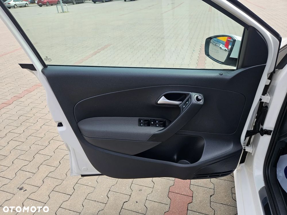 Volkswagen Polo 1.2 Life - 16