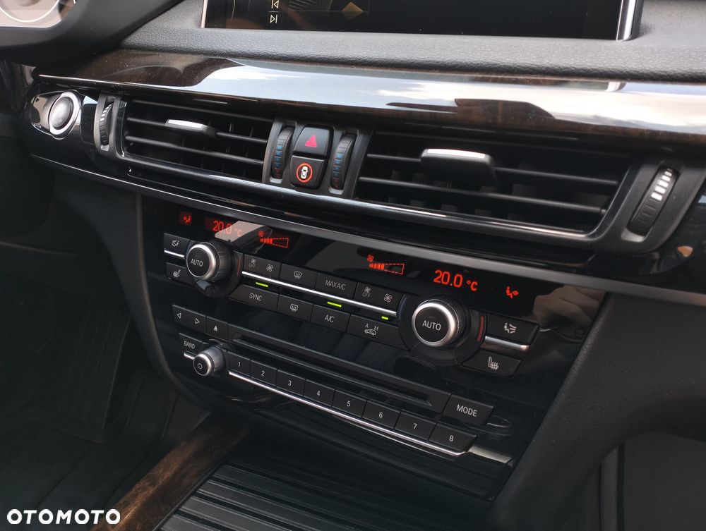 BMW X5 xDrive50i - 14