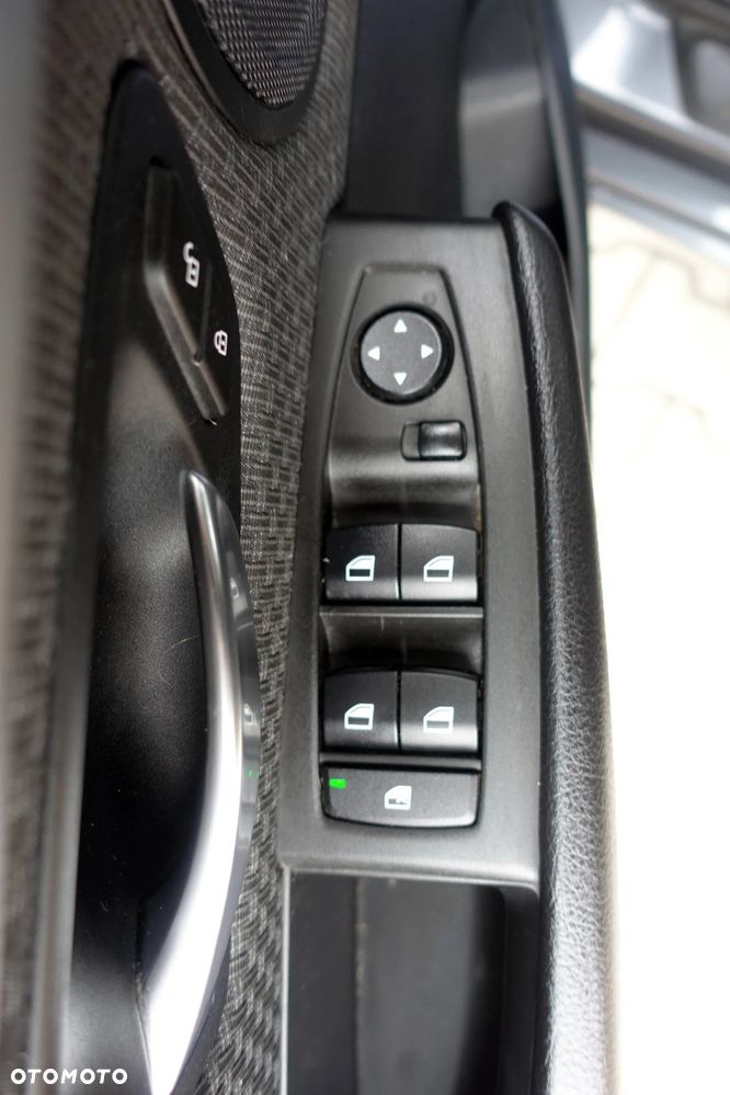 BMW Seria 2 218d Advantage - 32