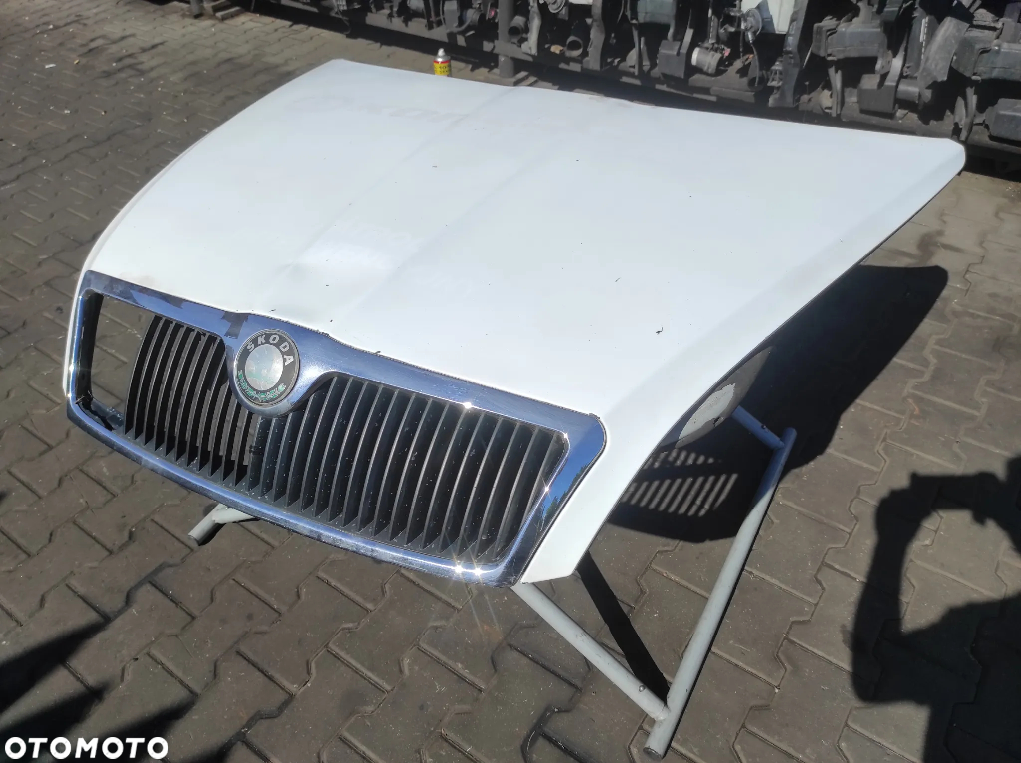 MASKA POKRYWA SILNIKA SKODA OCTAVIA 2 BIAŁA ATRAPA GRILL LOGO WYSYŁKA !!! - 2