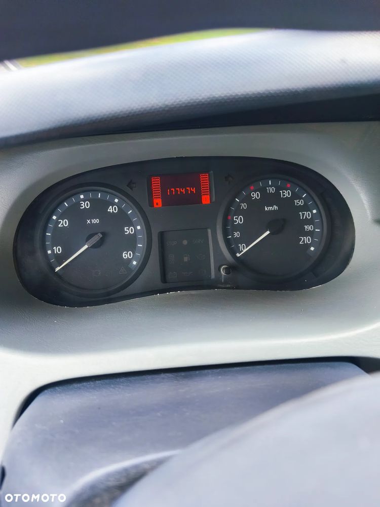 Renault Trafic - 16