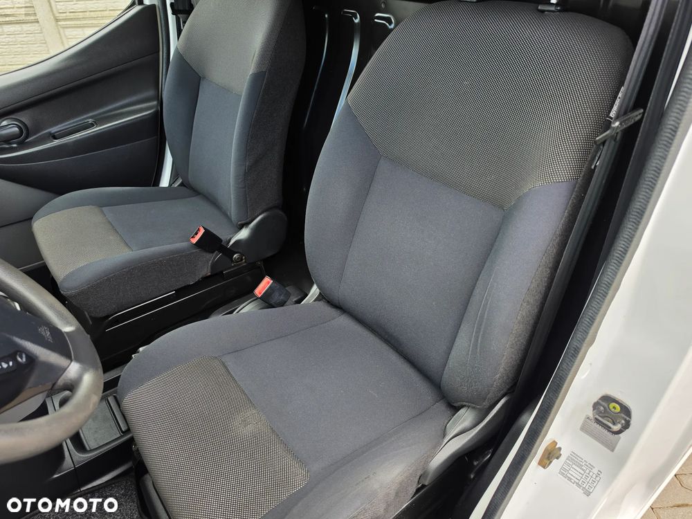 Nissan NV200 - 11