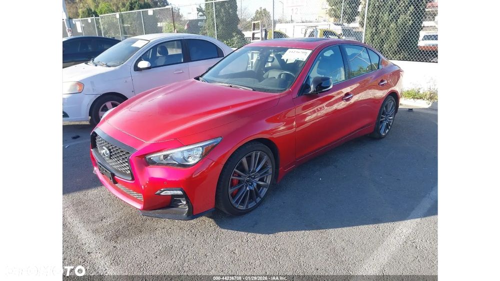 Infiniti Q50 - 2