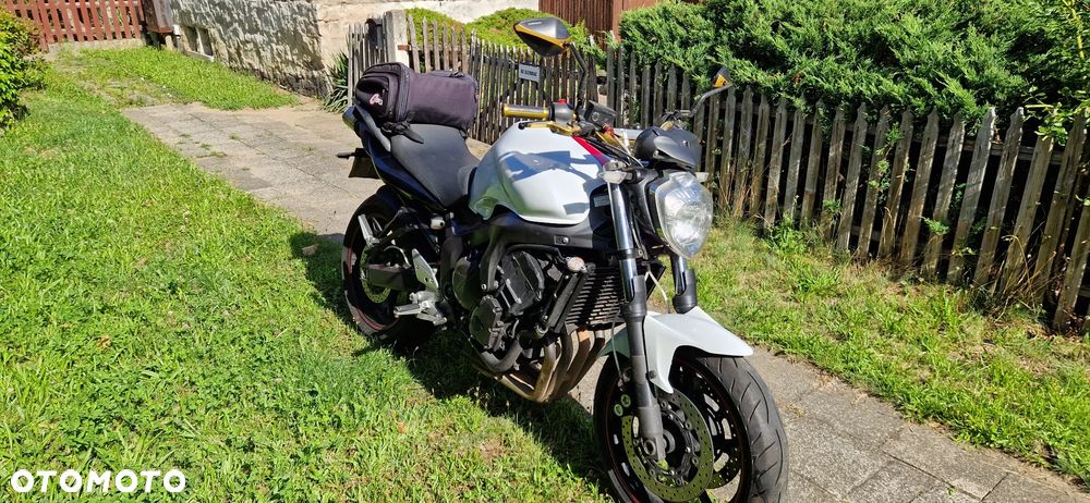 Yamaha FZ6 - 3